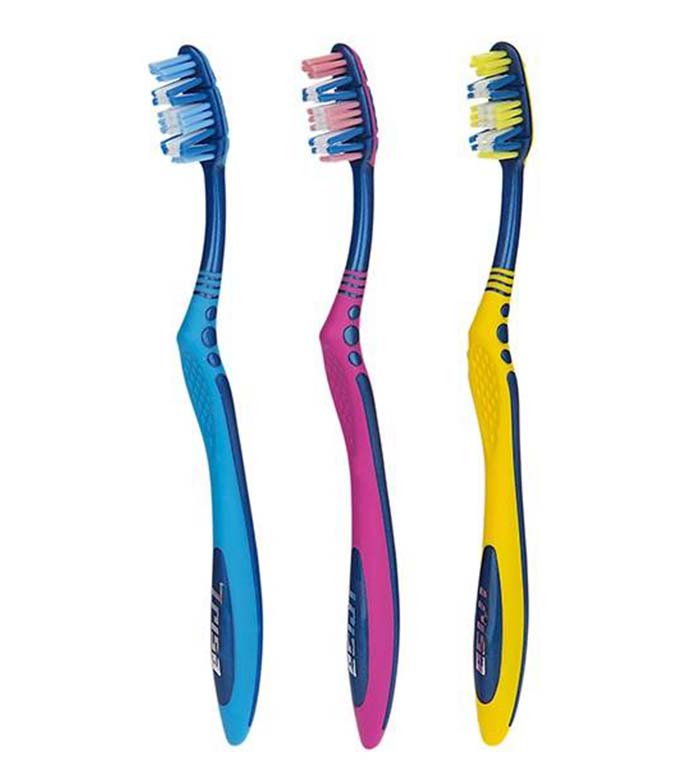 مسواک فلکسیبل هد متوسط  3  عددی ارسال با رنگ رندوم Trisa flexible head medium Toothbrush